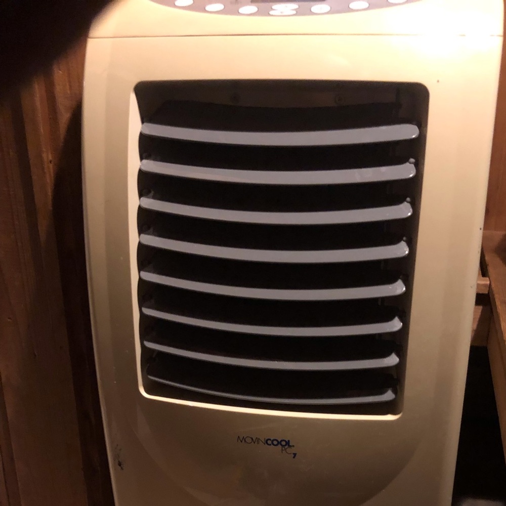 AC/HEATER MOVINCOOL ON WHEELS THAT PLUGS INWALL...